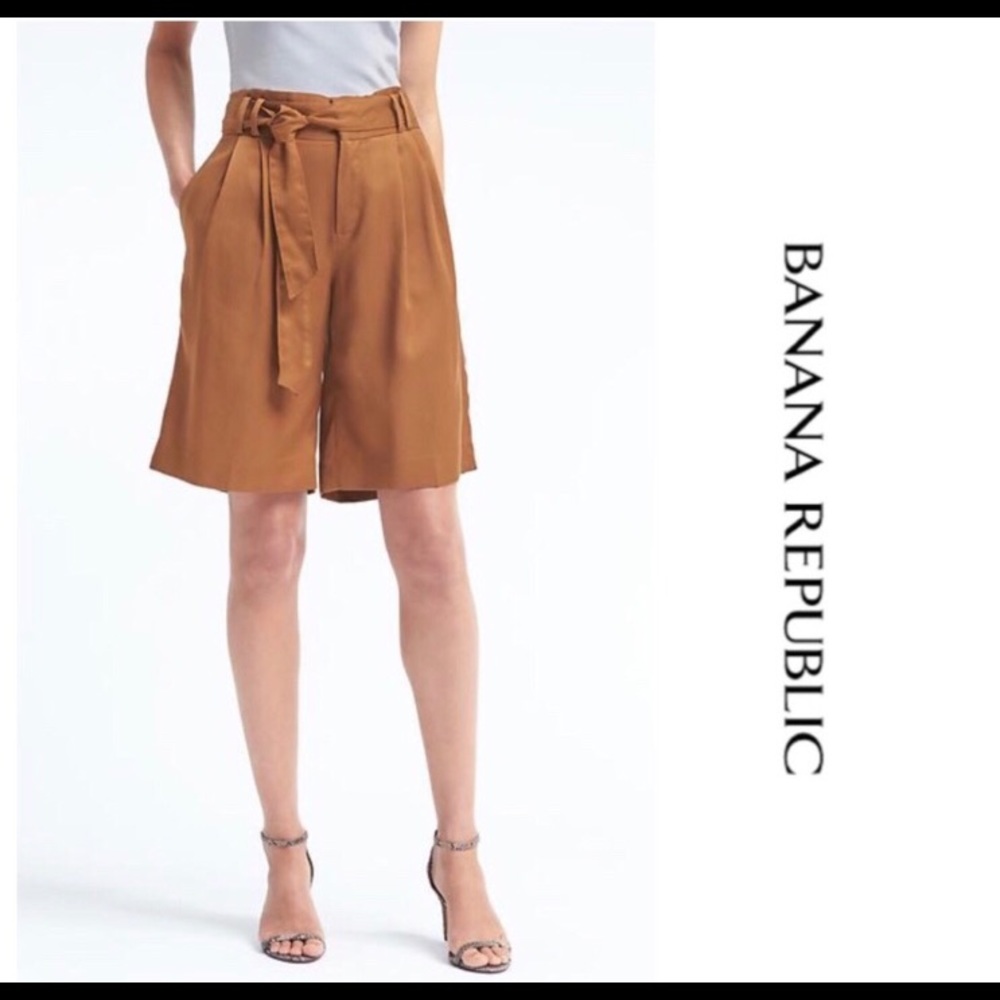 NWT Banana Republic Avery Long Shorts (Size: 2)